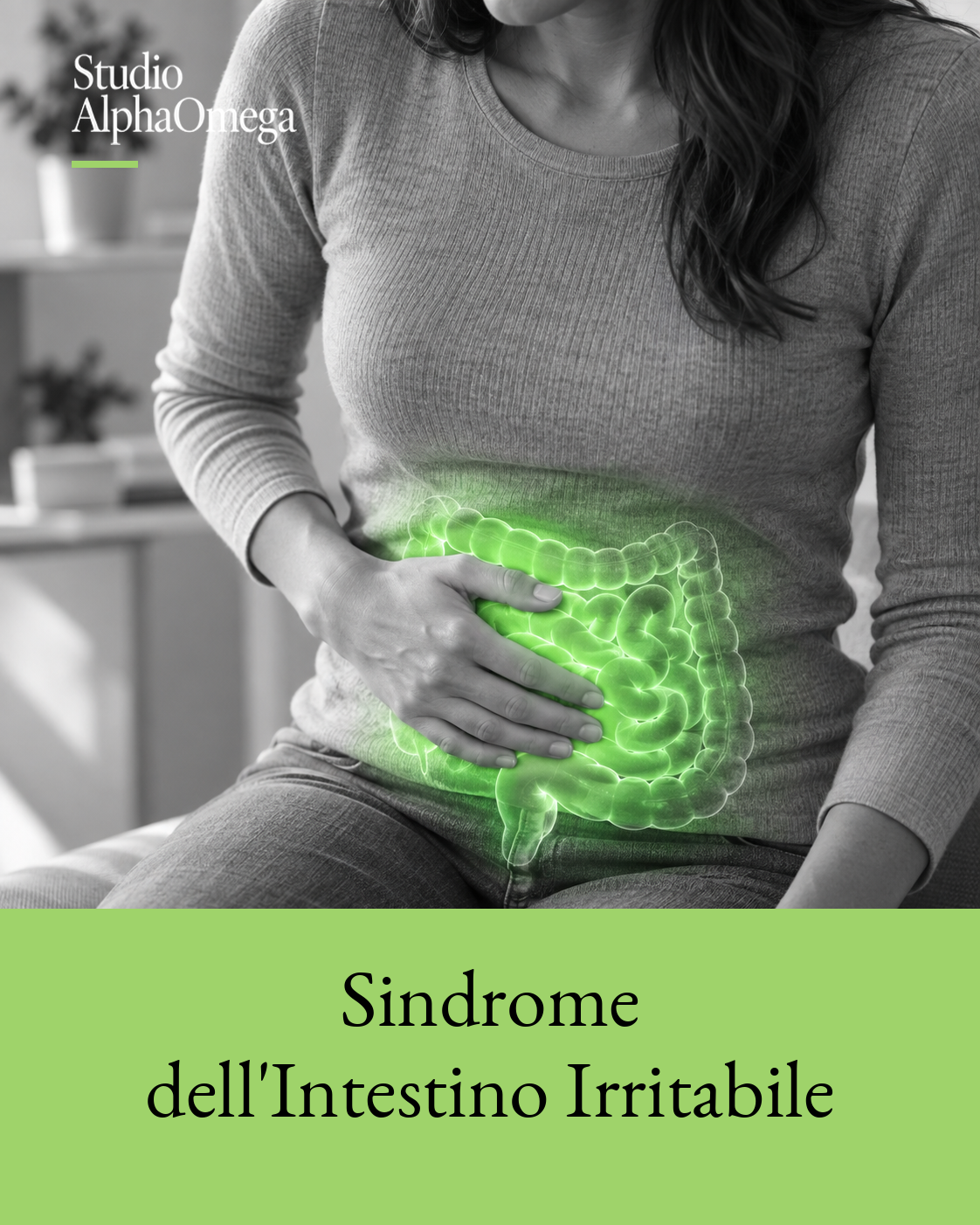 Donna seduta con una mano sull’addome e visualizzazione verde localizzata del tratto intestinale.