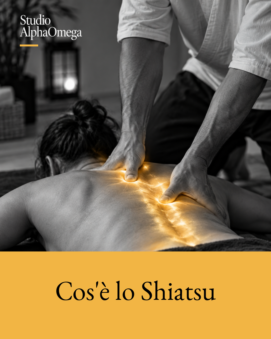 Dettaglio di un trattamento Shiatsu con pressione manuale lungo la schiena e glow dorato localizzato sui punti di contatto.