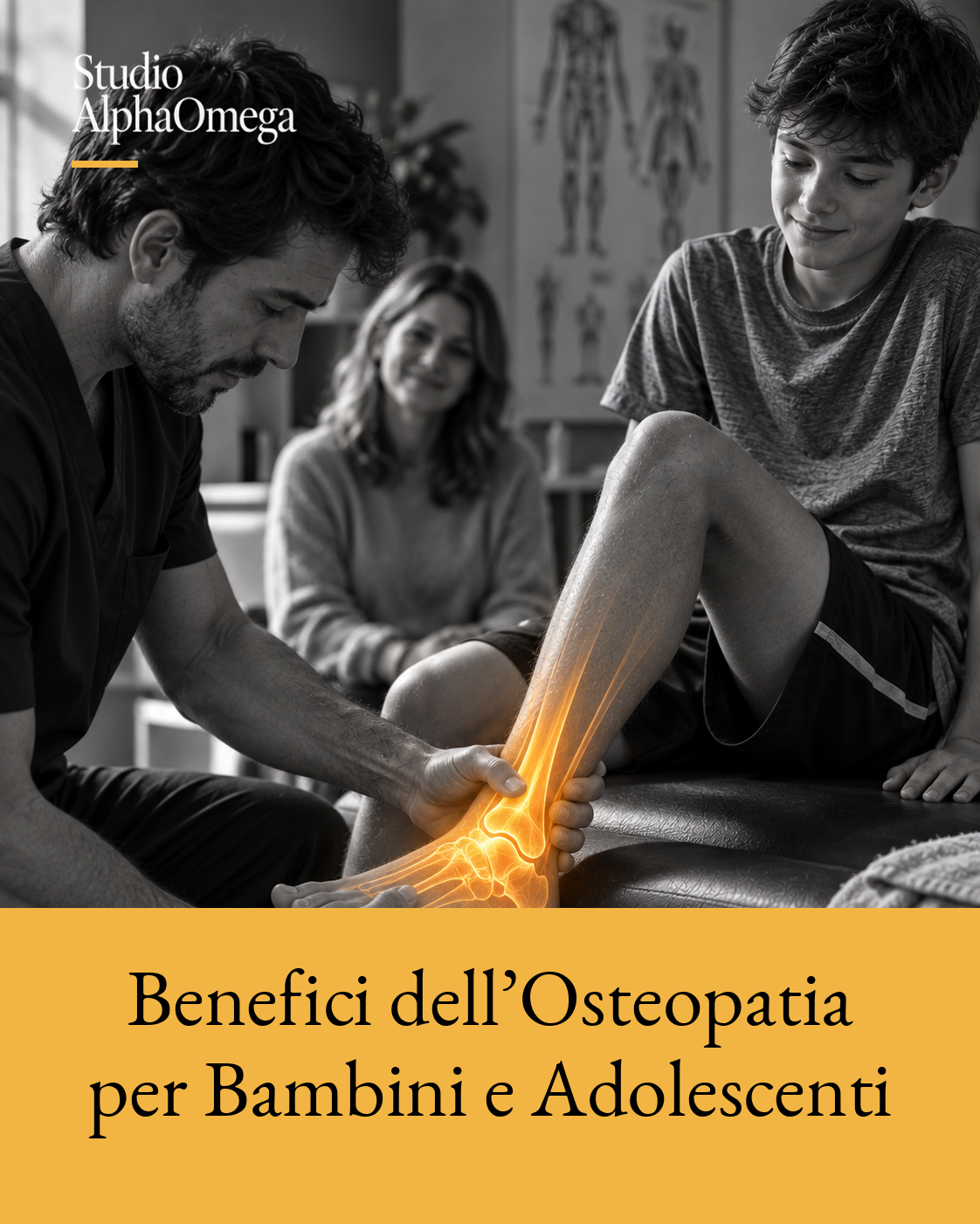 Valutazione manuale della caviglia durante una seduta clinica, con un adulto presente sullo sfondo e glow dorato localizzato.